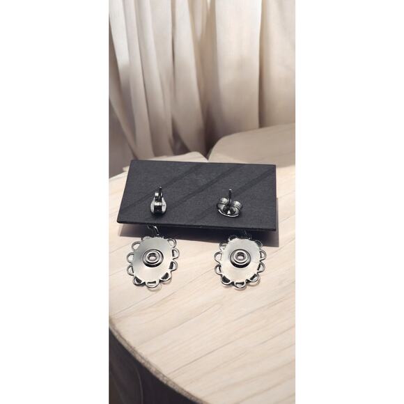 Vintage Red Cardinal Cross-Stitch Stud Dangle Earrings in Floral Frame - Picture 4 of 6